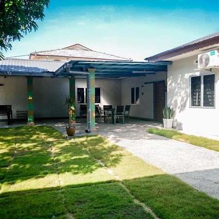 Adorable 3-Bedroom Home With Pool, Wi-Fi And Bbq Rembau Buitenkant foto